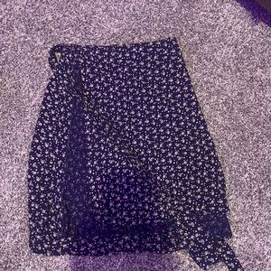 one size fits all brandy melville wrap skirt